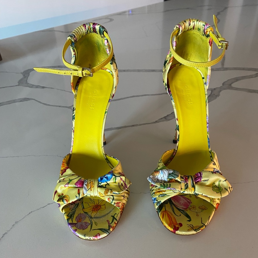 Gucci Satin Floral Sandals